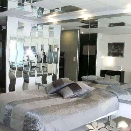 Hotel apartamentowy 5 Cap Libertin Village Naturiste
