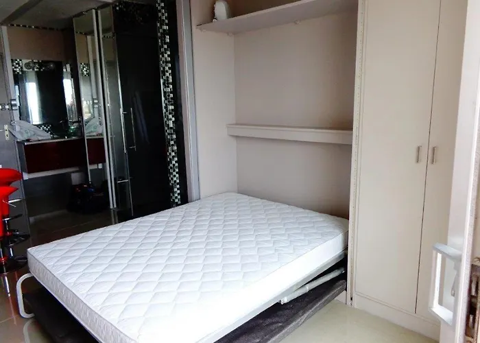 5 Cap Libertin Village Naturiste 3* Agde